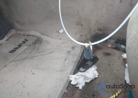 2006 BMW 325Xit z USA, uszkodzony, nr VIN WBAVT13516KW22546